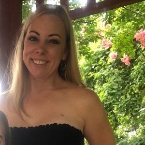 Meet your Posher, Lara